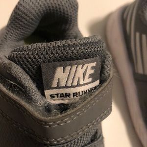 Nike Star Runner’s Size 4C